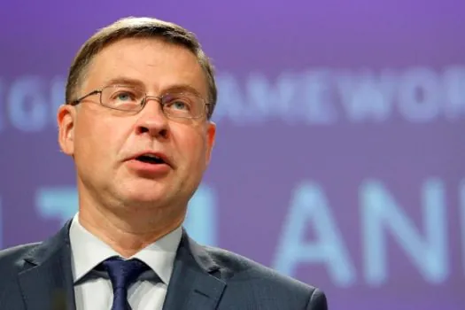 Vamos manter curso nas sanções contra a Rússia, diz Dombrovskis em Davos