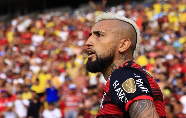 Vidal revela que deixará o Flamengo e se oferece ao Colo Colo