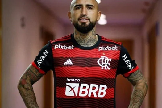 Vidal é confirmado no Flamengo para final da Copa do Brasil com o Corinthians