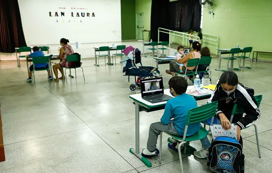 Escola Municipal de São Caetano oferece espaço com internet para crianças assistirem aulas