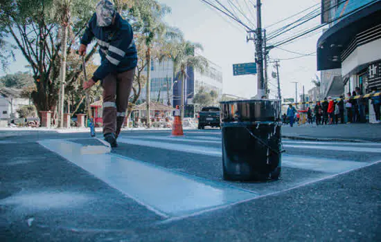 Entorno da Vila do Doce recebe reforço na sinalização de trânsito