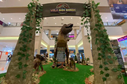 Réplicas de dinossauros invadem Shopping da Zona Sul de São Paulo