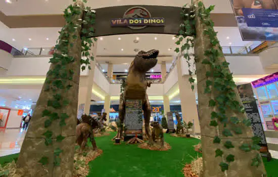 Réplicas de dinossauros invadem Shopping da Zona Sul de São Paulo