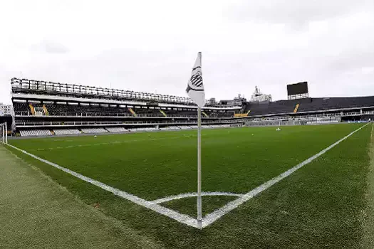 Santos é punido com dois jogos sem torcida em 2023 por confusão na Vila Belmiro