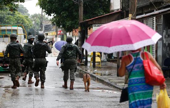 Prefeitura do Rio cria linha de crédito para socorrer Vila Kennedy