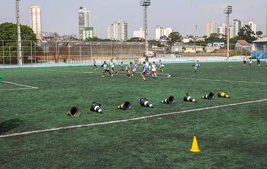 Escola de Samba da Vila Maria oferece cursos e esportes para a comunidade