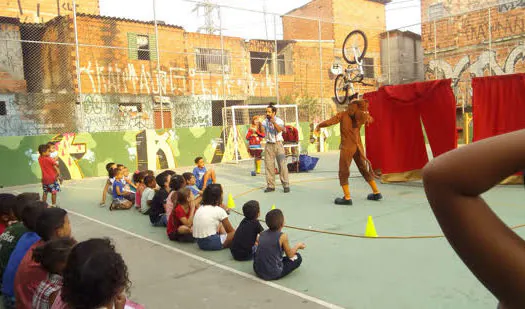 Pequena Trupe de Circo leva arte e cidadania à Vila São Pedro