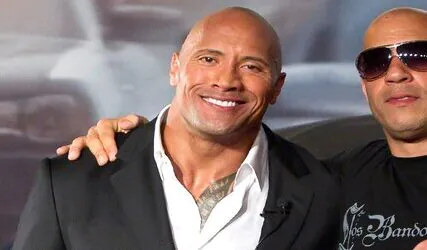 The Rock supera briga com Vin Diesel e volta a ‘velozes e furiosos’