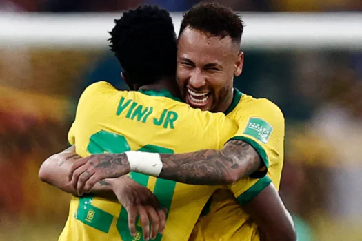 Neymar defende Vinicius Junior e levanta hashtag #BailaViniJr