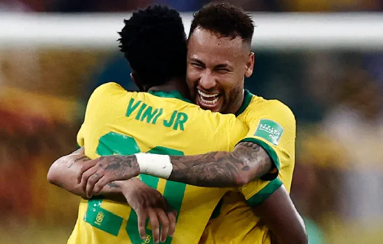 Neymar defende Vinicius Junior e levanta hashtag #BailaViniJr