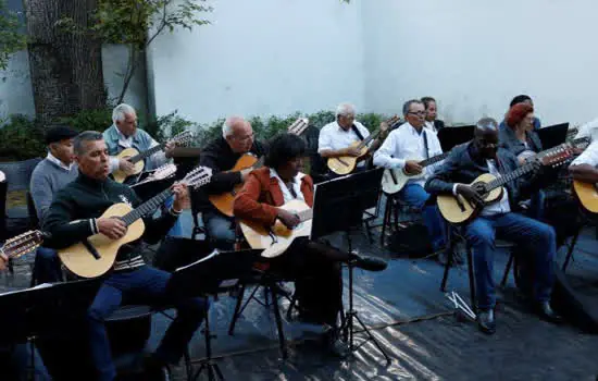 Oficina Cultural Alfredo Volpi lança documentário sobre Orquestra Volpi de Viola Caipira