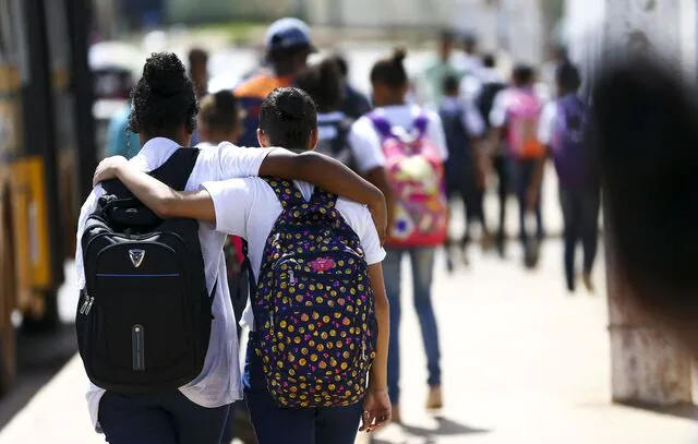 Violência interrompeu aulas em 669 escolas públicas do Brasil