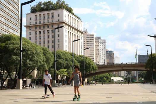 Vale do Anhangabaú tem shows, oficinas e aulas de dança para toda família