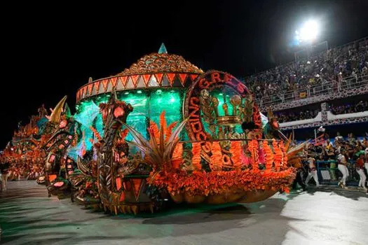 Sambódromo: Quatro escolas brilham na segunda noite do carnaval carioca