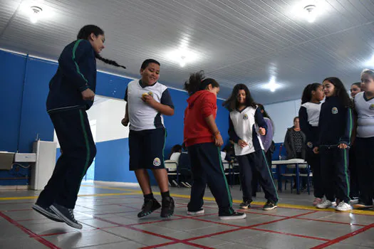 Escola de Ribeirão Pires recebe visita de representantes do Instituto Ayrton