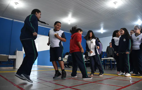 Escola de Ribeirão Pires recebe visita de representantes do Instituto Ayrton