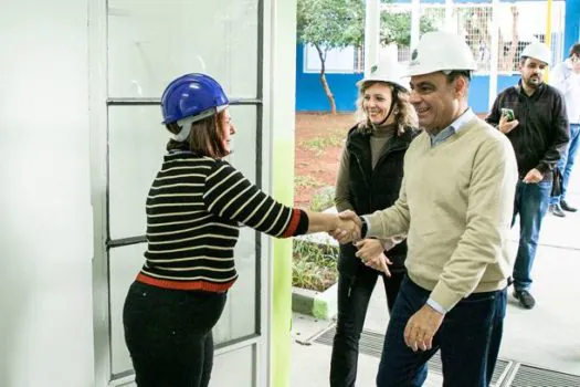 Auricchio visita obras de requalificação de mais uma escola municipal de Educação Infantil