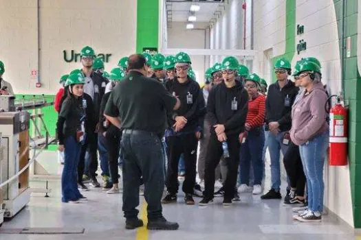 Programa de Turismo Industrial de Santo André realiza visita à Unipar