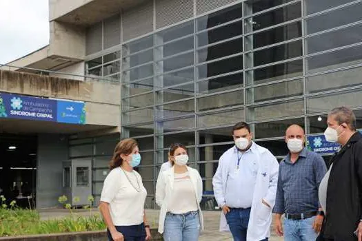 Dra. Regina Maura visita Ambulatório de Campanha da UFABC