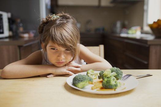 Mitos e verdades sobre seletividade alimentar infantil