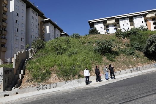 Secretaria de Habitação realiza vistoria em área onde caiu a caixa-d’água