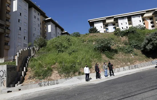 Secretaria de Habitação realiza vistoria em área onde caiu a caixa-d’água