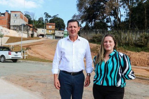 Morando vistoria última etapa da construção que liga o Jardim Silvina à Vila Sabesp