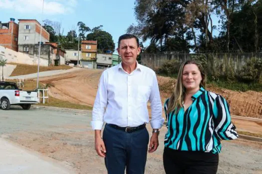 Morando vistoria última etapa da construção que liga o Jardim Silvina à Vila Sabesp