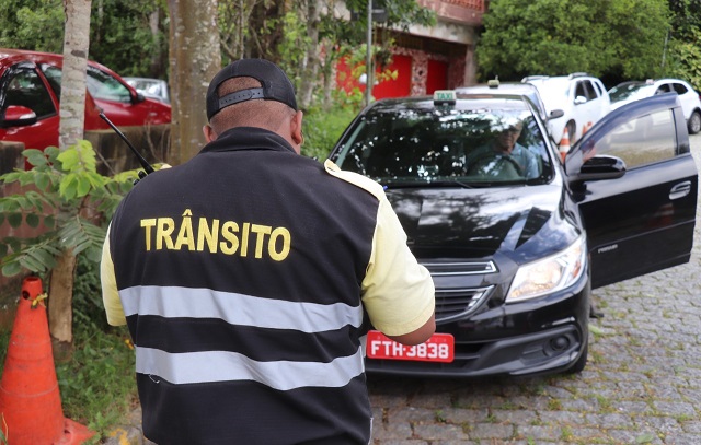 Trânsito de Ribeirão Pires promove vistoria em táxis