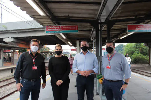 Alexandre Baldy realiza vistoria nas obras do terminal rodoviário em Rio Grande da Serra