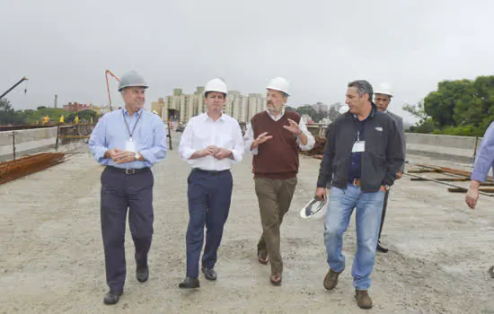 Obras do Viaduto sobre a Praça dos Bombeiro avançam em São Bernardo