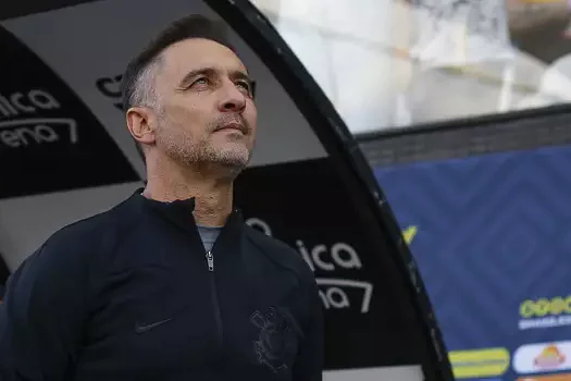 Vítor Pereira espera recuperar quarteto para a partida contra o Atlético-GO