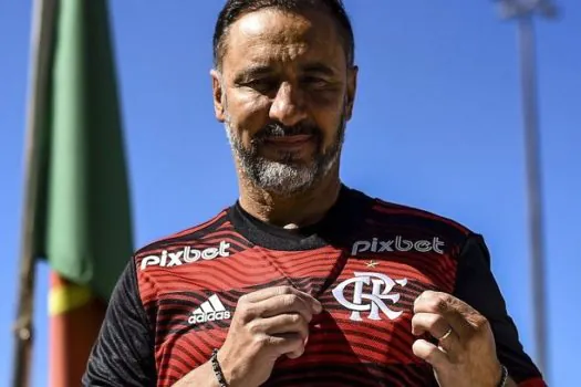 Técnico Vítor Pereira retorna ao Brasil para comandar o Flamengo