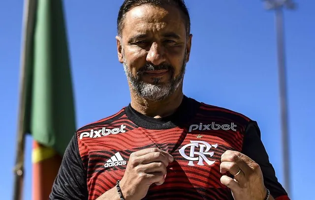 Técnico Vítor Pereira retorna ao Brasil para comandar o Flamengo