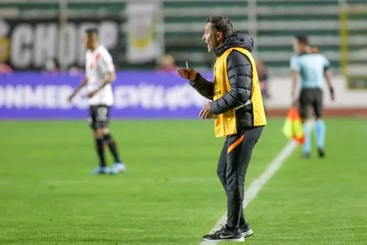 Vítor Pereira tenta recuperar o psicológico do Corinthians: “Não soubemos reagir”