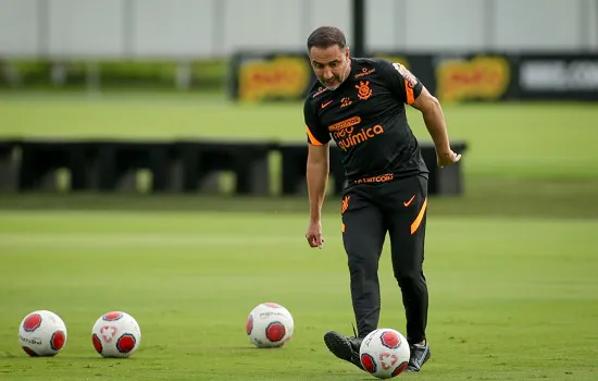 Corinthians duela com a Ponte para dar a Vitor Pereira sua primeira vitória