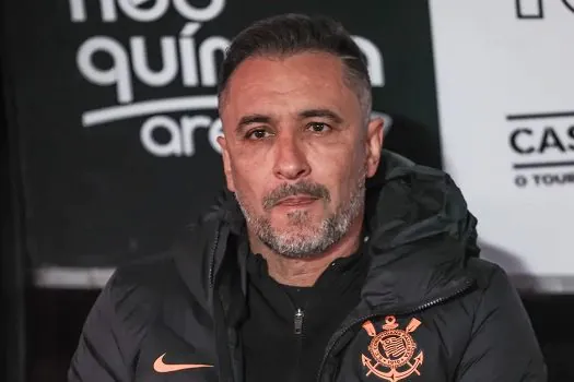 Vítor Pereira rodará elenco do Corinthians mirando final: ‘Para não chegar