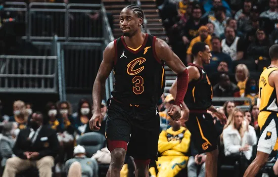 LeVert reencontra Pacers e brilha no fim para garantir vitória dos Cavaliers