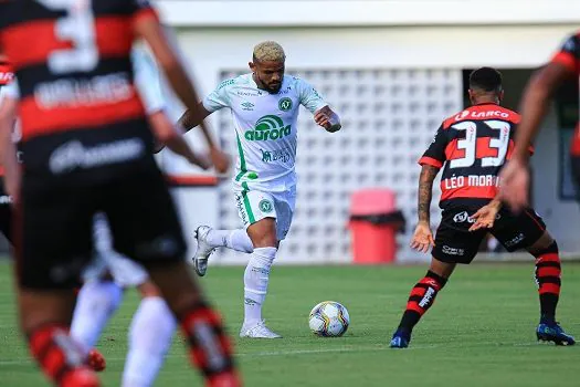 Vitória e Chapecoense empatam em 0 a 0