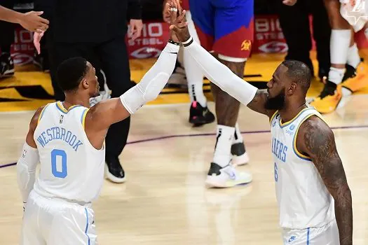 Lakers vencem a 1ª, Warriors tropeçam e Doncic alcança marca de Jordan na NBA