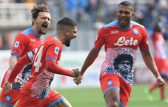 Napoli vence Atalanta