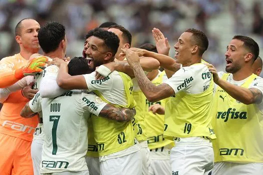 Palmeiras vence Ceará e continua como único visitante invicto no Brasileirão