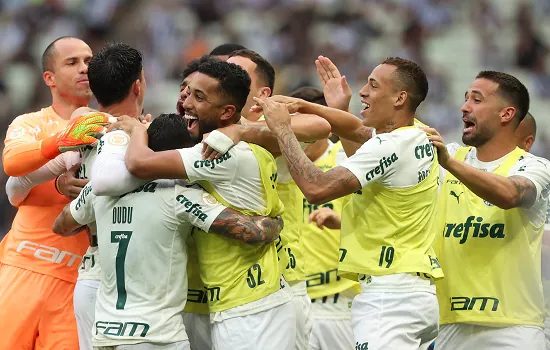 Palmeiras vence Ceará e continua como único visitante invicto no Brasileirão