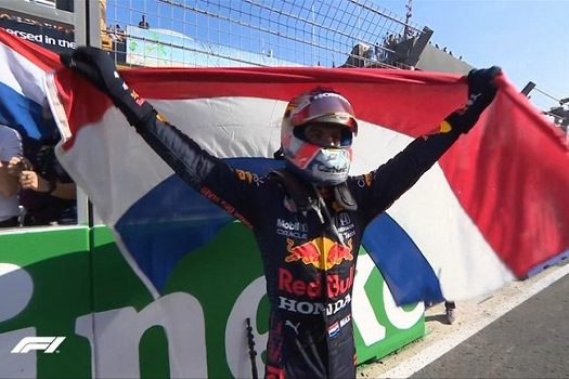 Verstappen ganha corrida caseira sem graça na Holanda e assume liderança da F1