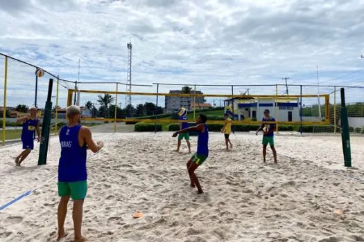 Camp da CBV em Saquarema abre a temporada da base do vôlei de praia