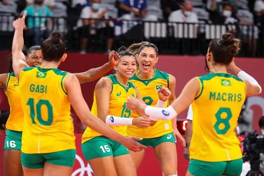 Brasil supera doping de Tandara e avança à final no vôlei feminino em Tóquio