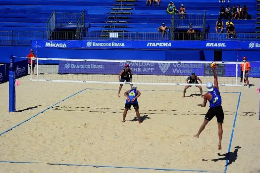 Referência no vôlei de praia, Brasil é base para treinos de estrangeiros