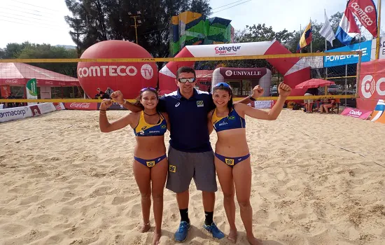 VÔLEI DE PRAIA: Duplas do Brasil estreiam com vitórias no sul-americano sub-19 na Bolívia