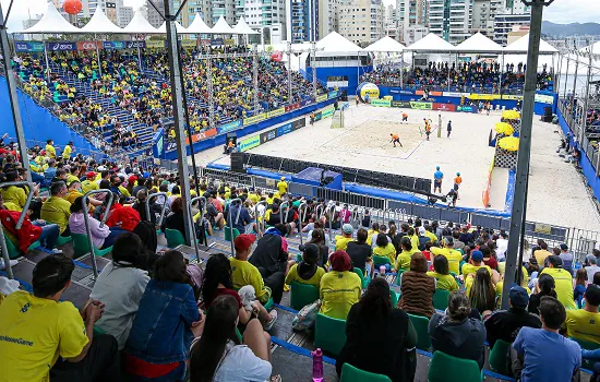 Vítor Felipe e Renato chegam à final da etapa brasileira do Circuito Mundial