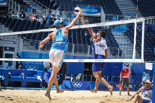 TÓQUIO 2020: Brasil estreia no vôlei de praia com vitória dupla sobre Argentina